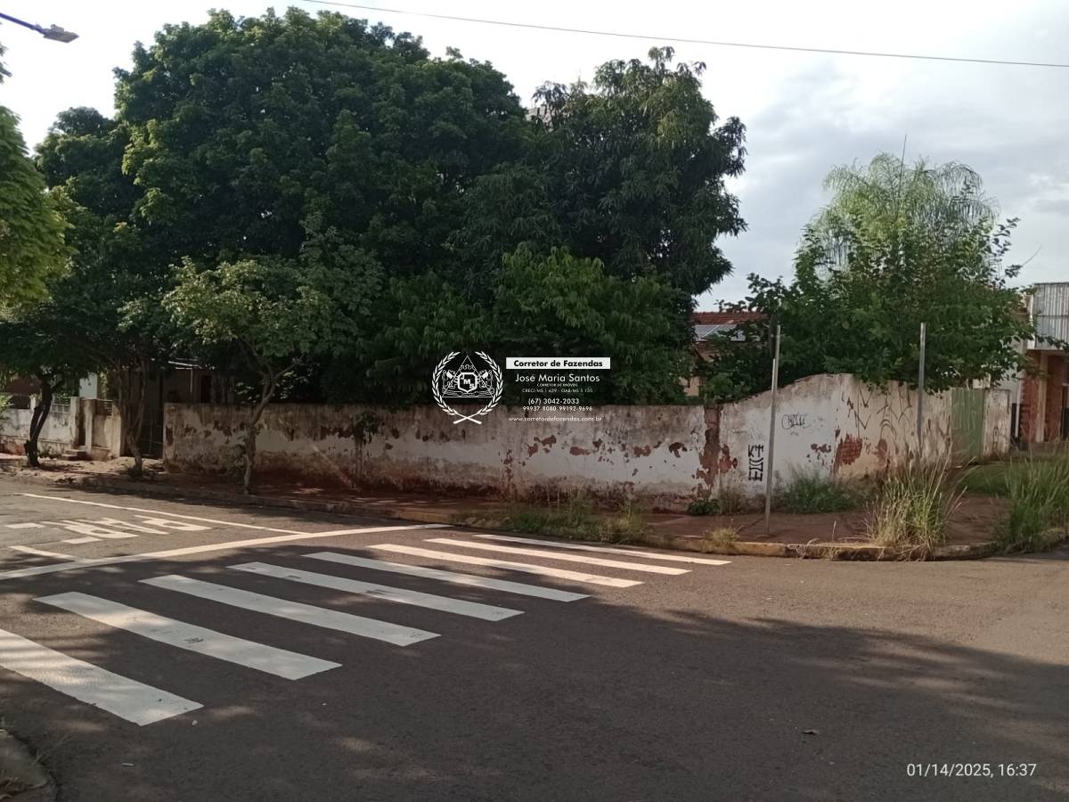 Terreno- Rua das Garças- Área nobre central